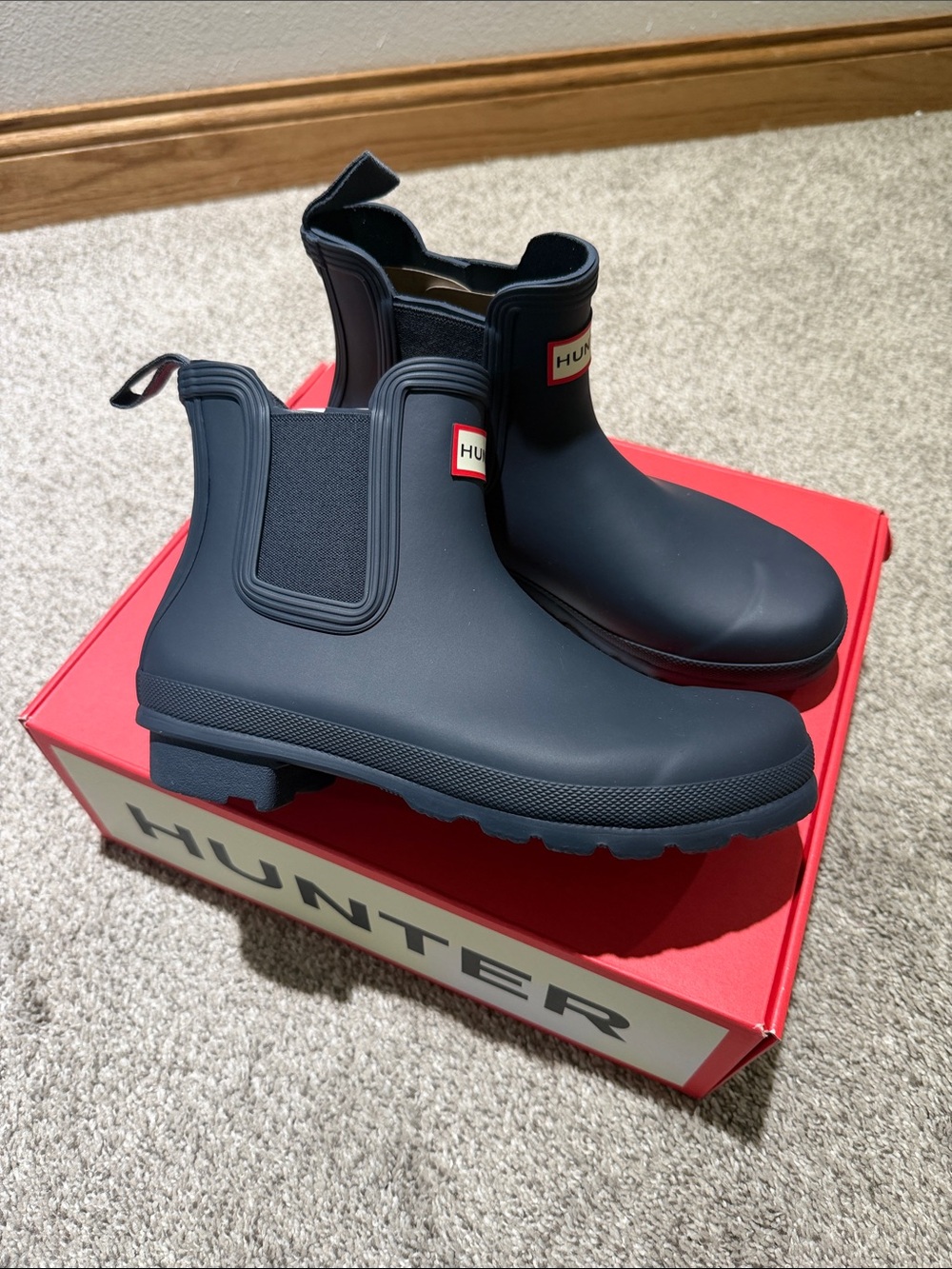 Hunter Women’s Navy Chelsea Rain Boots